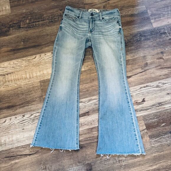 Ariat R.E.A.L Hallie Flare Jean Mid-Rise Light Wash Denim Size 28R - Picture 1 of 13